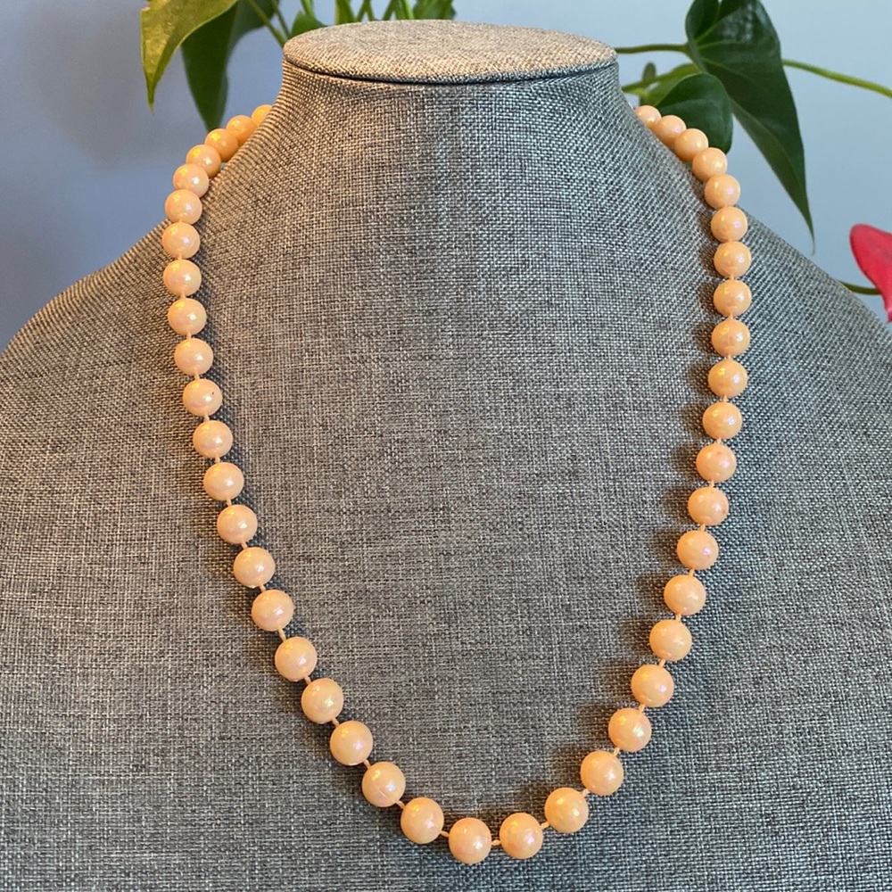 VTG Peach Iridescent Beads Necklace